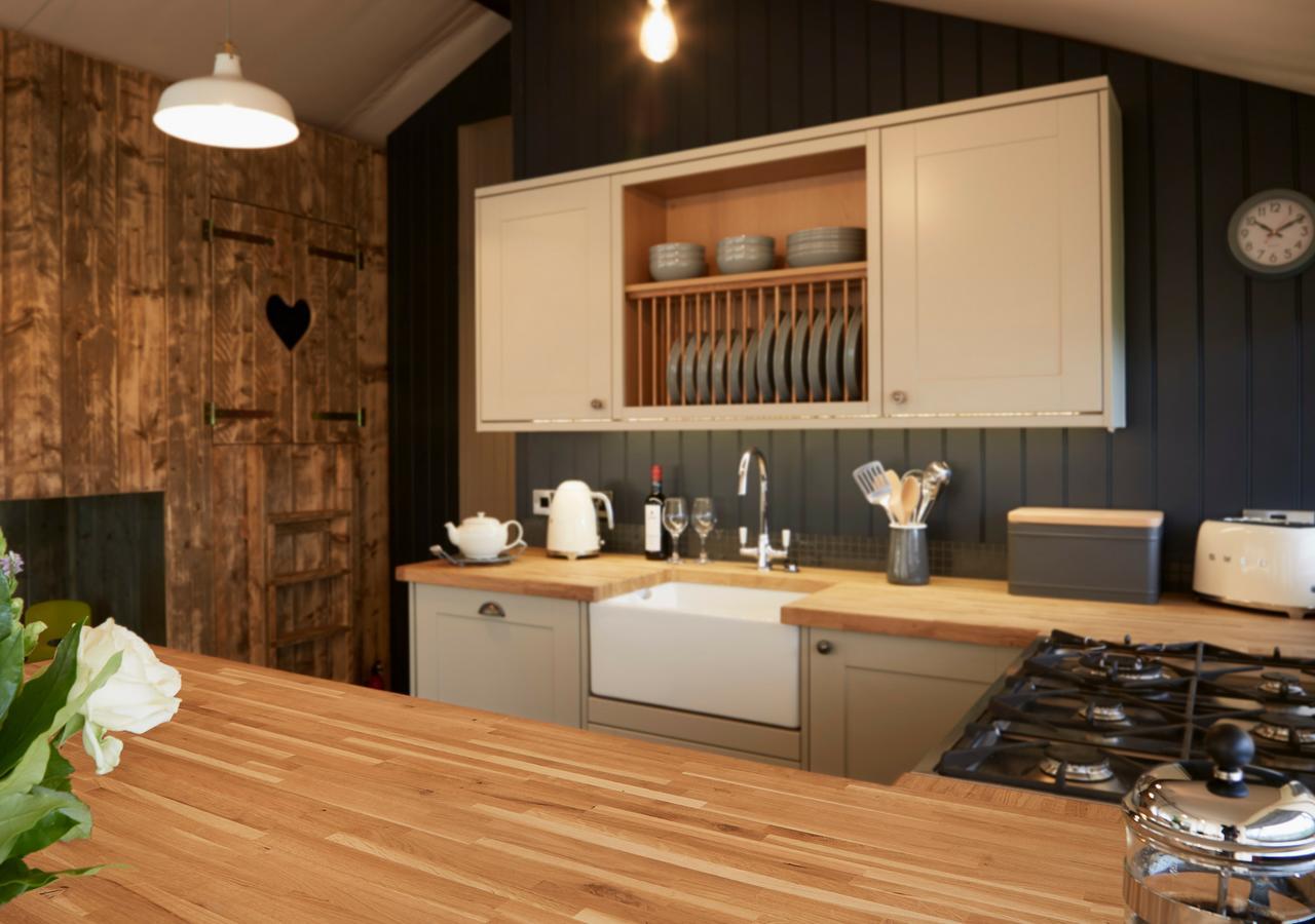Love2Stay Glamping Resort Σριούσμπερι Εξωτερικό φωτογραφία